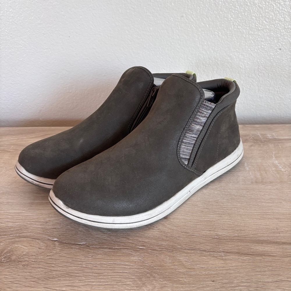 Clarks Olive Green Slip-On Sneakers